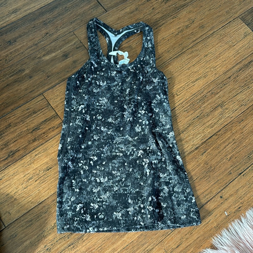Lululemon tank top